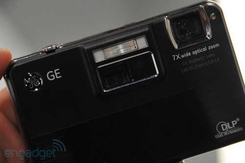 能拍720p视频 GE推出投影功能数码相机 